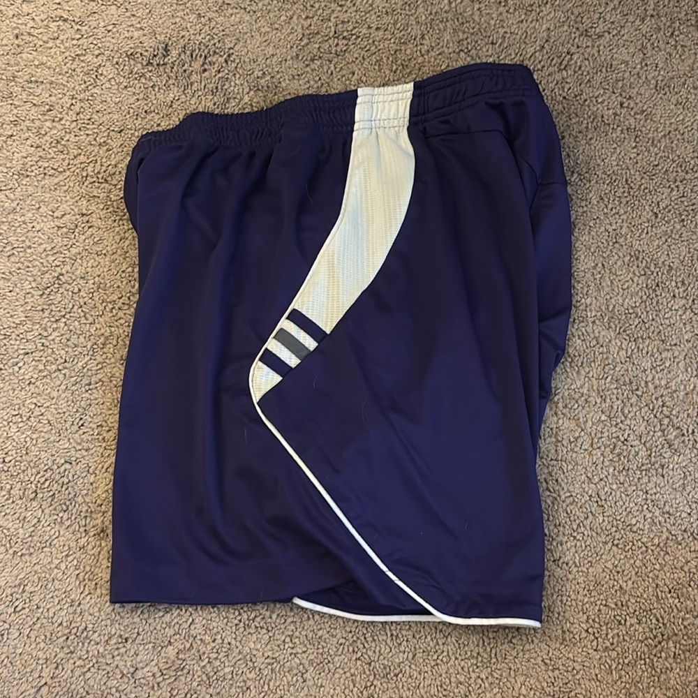 Adidas shorts - Picture 3 of 4